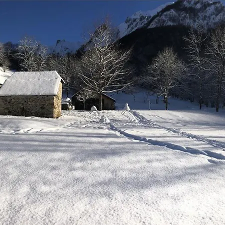 Le Domaine De Castille - Pyreneen De Charme - De Nage