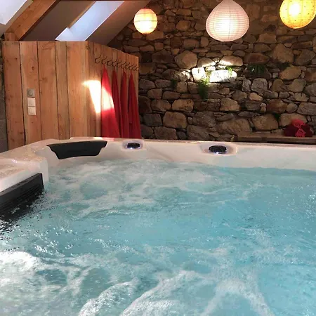 Le Domaine De Castille - Pyreneen De Charme - De Nage Villa *